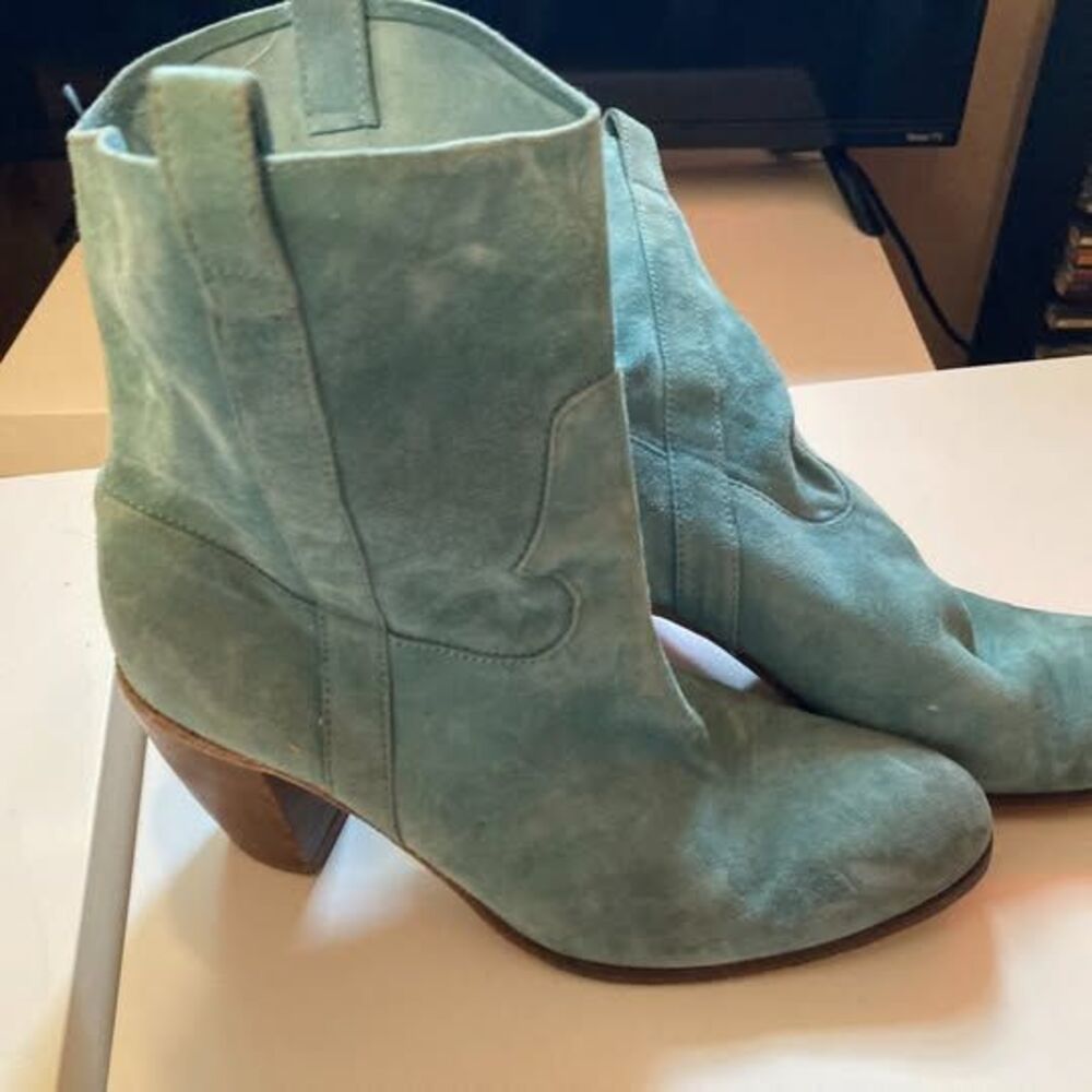 Vero Cuoio Suede Green Ankle Boots MADE IN ITALY - size 8